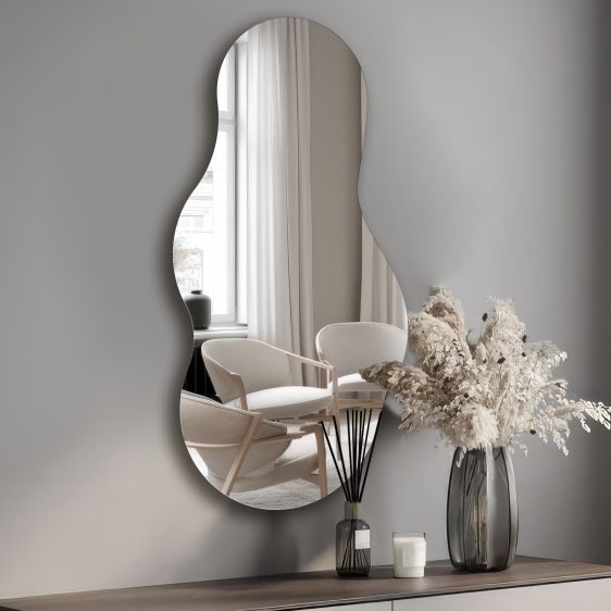 VeronicaMirror - Photo 1